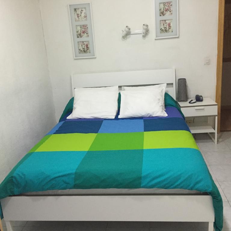 Hostal Tres Cantos Zewnętrze zdjęcie